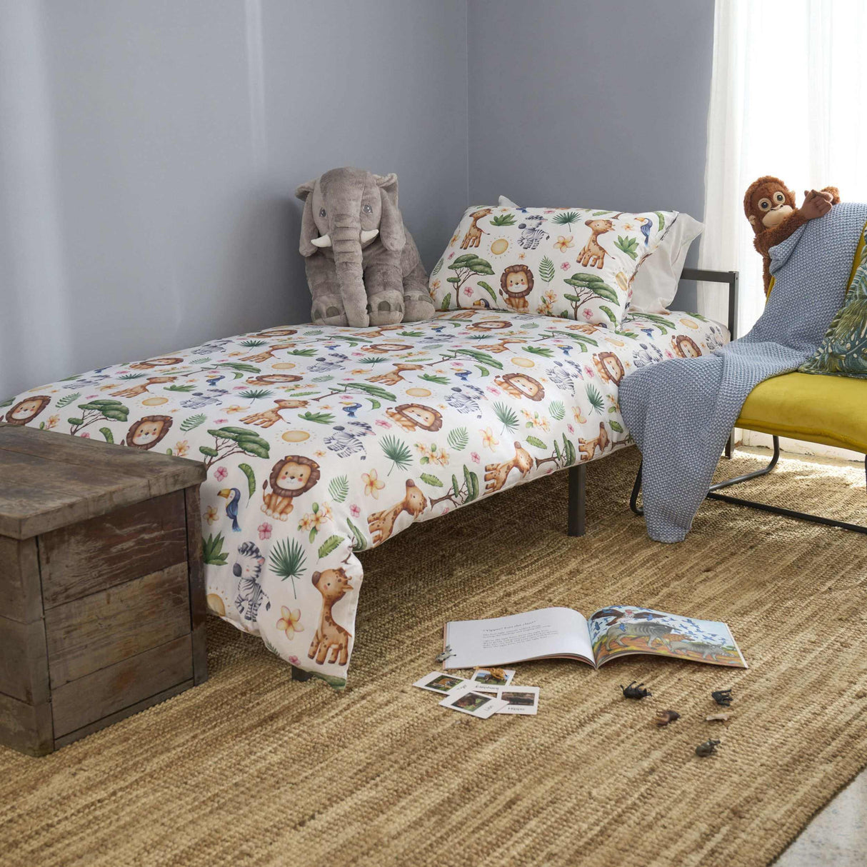 Safari Friends Kids Quilt Cover Set including educational booklet