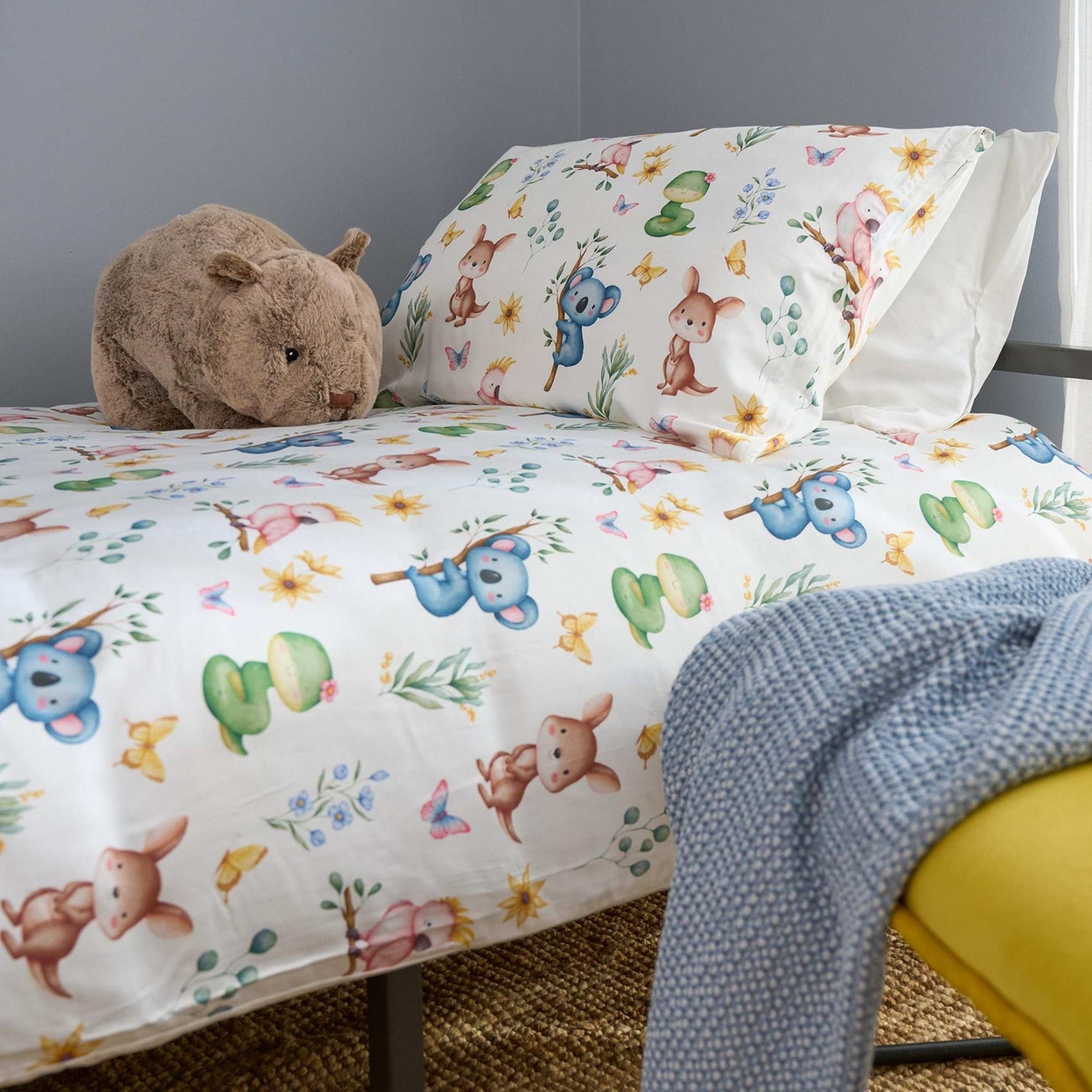 Australian Animals Reversible Bamboo Quilt Set including Educational Booklet