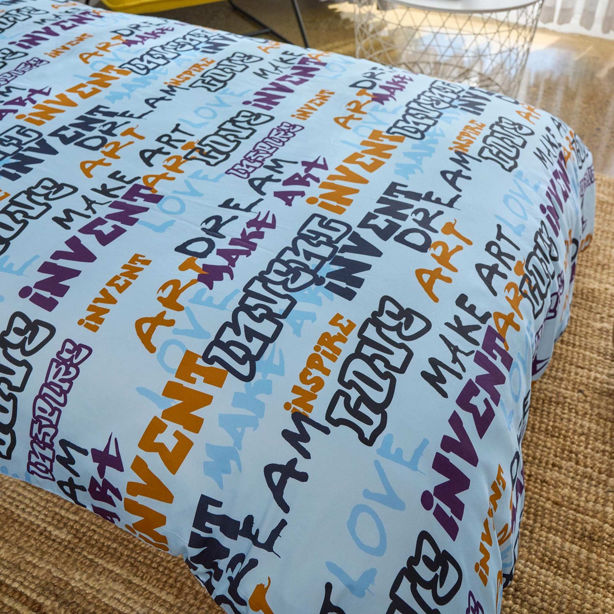 Bamboo Quilt Cover Set for Teenagers: Street Art Design & Educational Booklet