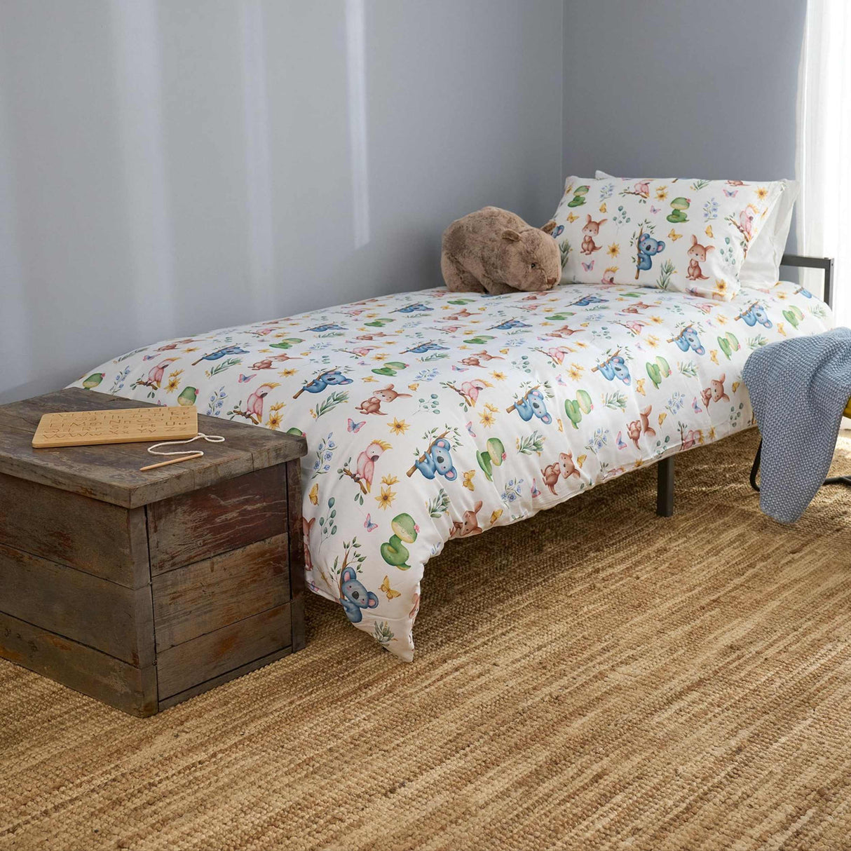 Australian Animals Reversible Bamboo Quilt Set including Educational Booklet